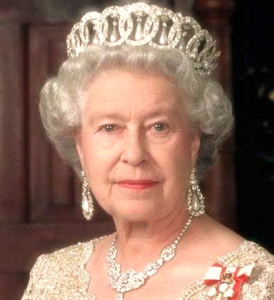 Sa majest&eacute; la Reine Elizabeth II a ouvert une page sur le r&eacute;seau FaceBook, apr&egrave;s Twitter et les vid&eacute;os Youtube, la royaut&eacute; anglaise utilise les moyens de communication moderne.