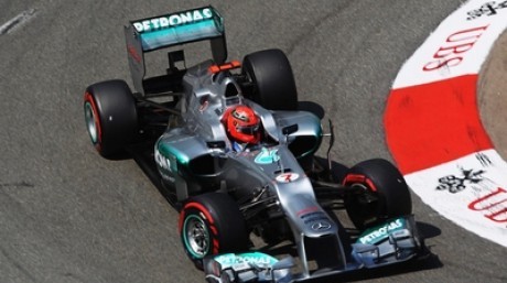    Michael Schumacher reparte avec une Mercedes W03