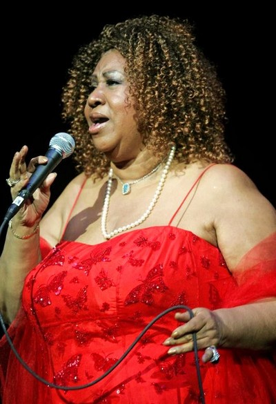 L'artiste Aretha Franklin reine de la soul musique a &eacute;t&eacute; admise &agrave; l'h&ocirc;pital suite &agrave; son cancer du pancr&eacute;as. Aretha Franklin a donc du annuler tous les concerts qui &eacute;taitent pr&eacute;vus.