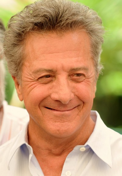 Pour des sc&egrave;nes de tournage suppl&eacute;mentaire, l'acteur Dustin Hoffman n'a pas h&eacute;sit&eacute; &agrave; demand&eacute; un gros ch&egrave;que de salaire compl&eacute;mentaire pour "Mon beau-p&egrave;re et nous"