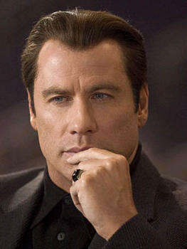 La femme de l'acteur de cin&eacute;ma John Travolta, la belle Kelly Preston est enceinte d'un b&eacute;b&eacute;, la naissance pour l'ann&eacute;e prochaine. La grossesse se d&eacute;roule sans probl&egrave;me.