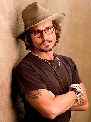 Hamlet de William Shakespeare, un r&ocirc;le de r&ecirc;ve pour l'acteur Johnny Depp. L'id&eacute;e lui a &eacute;t&eacute; souffl&eacute;e par Marlon Brando lui m&ecirc;me.