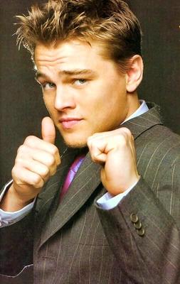 L'avion o&ugrave; &eacute;tait &agrave; bord l'acteur de cin&eacute;ma am&eacute;ricain Leonardo Dicaprio a du faire demi tour et atterir en urgence suite &agrave; une panne moteur. Leonardo Dicaprio se rendait &agrave; Moscou en avion d'une grande ligne.