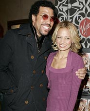lionel-richie-nicole-enceinte-musique
