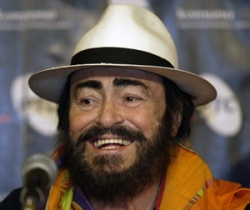 luciano-pavarotti-hopital-sant-vacance-malade