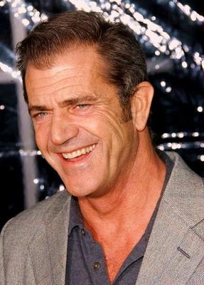 L'acteur Mel Gibson se voit refuser tous les derniers tournages de film &agrave; Hollywood. Des rumeurs disent que Mel Gisbon aurait violent&eacute; son ex-compagne, r&eacute;sultat, peronne ne veut travailler avec Mel Gibson.