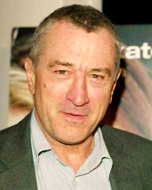 Le nouveau film dispoinble au cin&eacute;ma de Robert de Niro "Mon beau p&egrave;re et nous", extrait et bande annonce disponible en bas de l'article. La saga "Mon beau p&egrave;re et..." revient dans un trois&egrave;eme volet avec Jessica Alba.