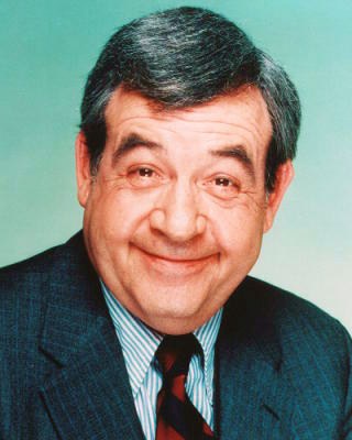 L'acteur Tom Bosley est mort, Son d&eacute;c&egrave;s rend orphelin les fans de la s&eacute;rie de t&eacute;l&eacute;vision populaire des ann&eacute;es 60 Happy Days les jours heureux. Tom Bosley &eacute;tait le p&egrave;re de la famille Cunningham durant les &eacute;pisodes de la s&eacute;rie.